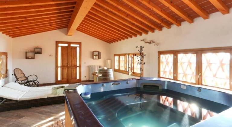 Lovely rental apartment with jacuzzi | Pets allowed — photo 3