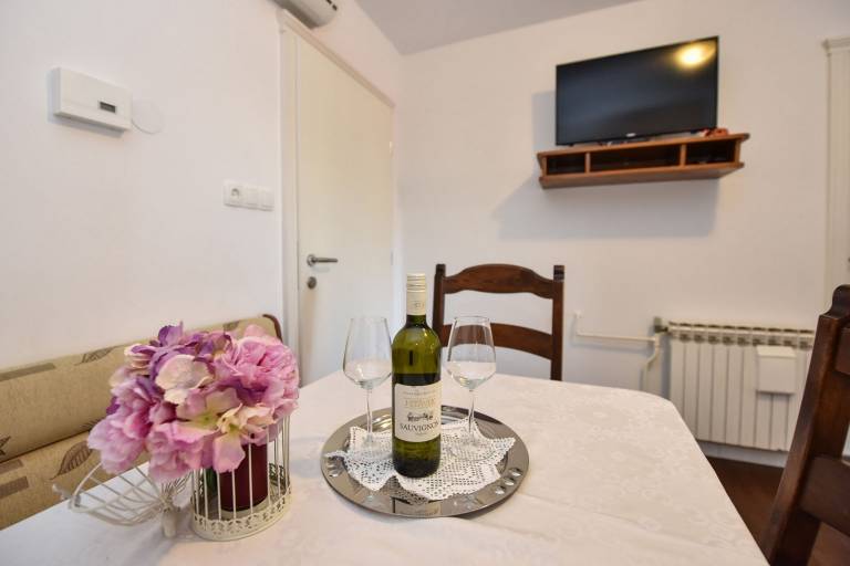 Two bedroom apartment with balcony and sea view Mandre, Pag (A-23187-d) — photo 3