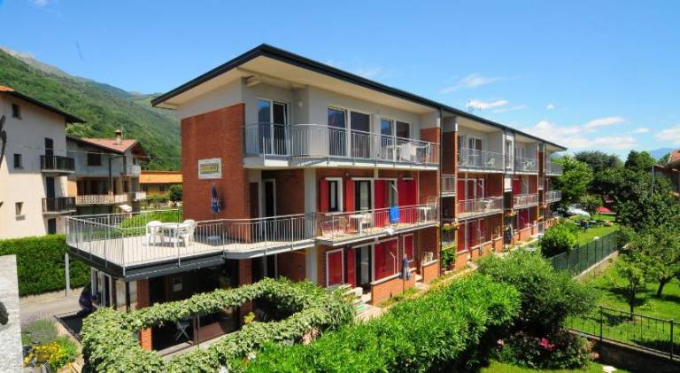Wonderful serviced apartment with grill, patio & garden | Beach nearby | Pets allowed in Gravedona