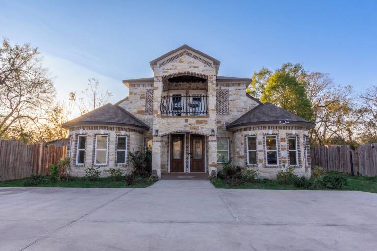 House Trinity/ Houston Gardens