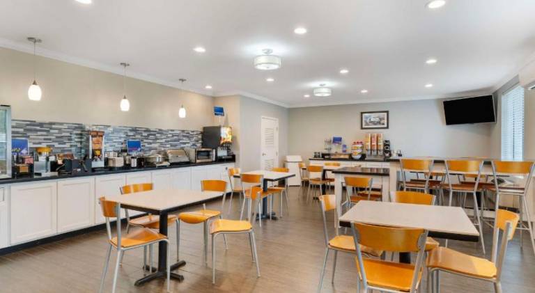 Best Western Visalia Hotel — photo 5
