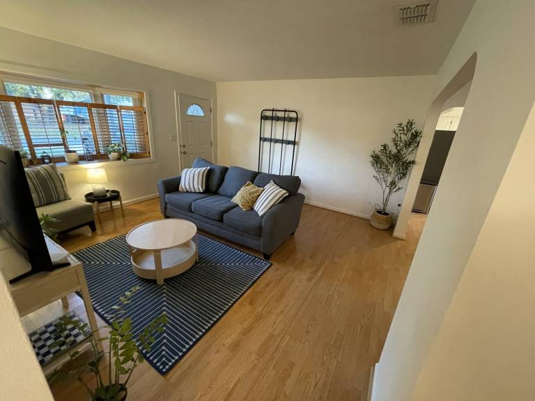 House with patio & yard — photo 2