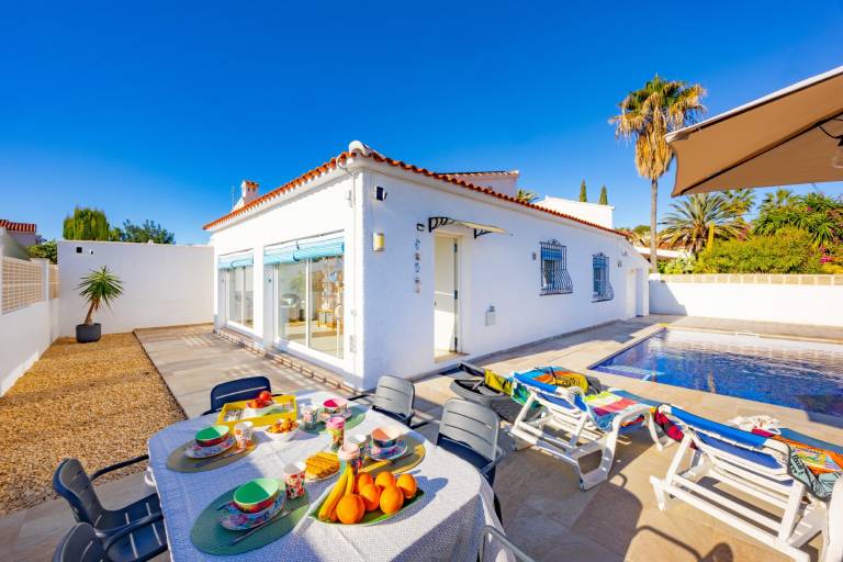 Villa with patio, yard & private pool | Dogs allowed — photo 2