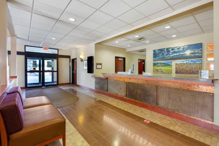 Best Western Golden Prairie Inn & Suites — photo 5