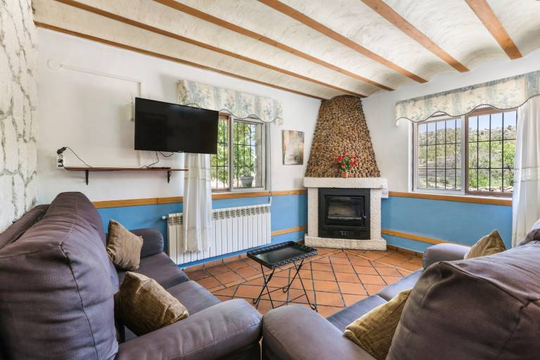 Vacation home with BBQ, patio & garden | Mountain view — photo 4
