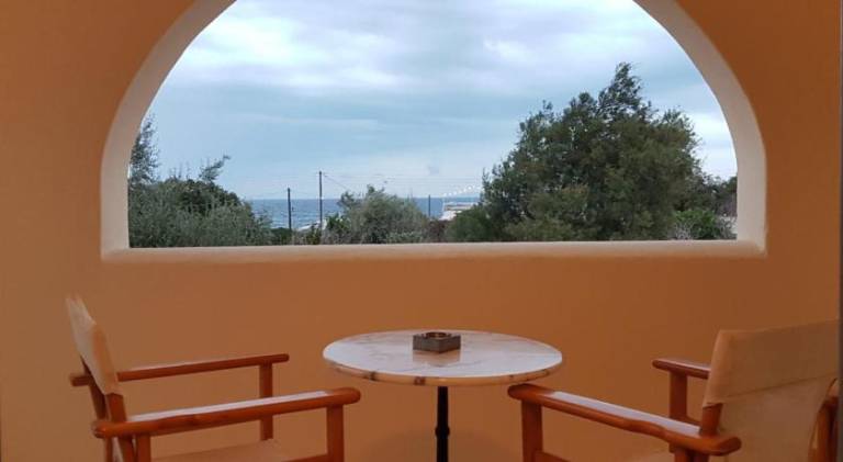 Apartment with garden & terrace — photo 2