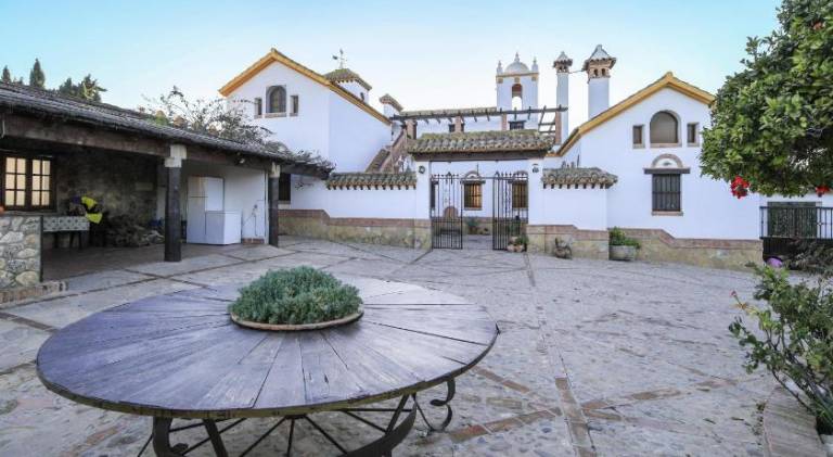 Fully equipped beautiful house with private pool, terrace & BBQ | Pet-friendly — photo 4
