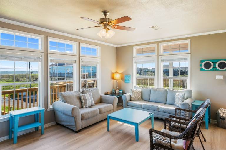 Beautiful house with yard & barbecue | Beach view | Pets allowed — photo 5