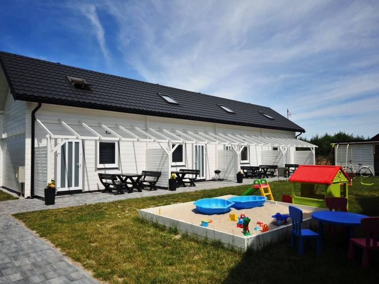Vacation home with yard, barbeque & terrace in Kolobrzeg