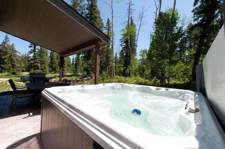 Home Across from Purg - Hot Tub, Pool Table, Fire Pit, Arcade Game — photo 3