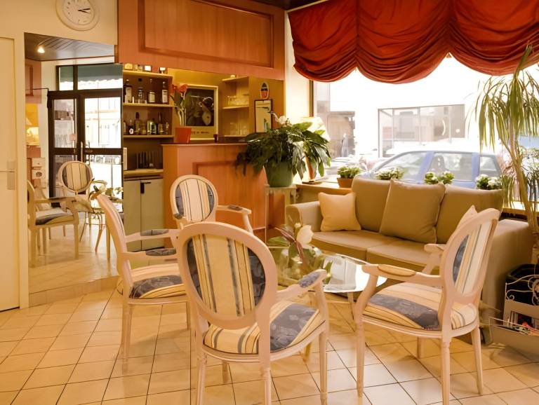 Hotel De Paris in Meudon