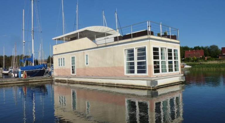 Boat with 2 rooms for 5 persons — photo 4