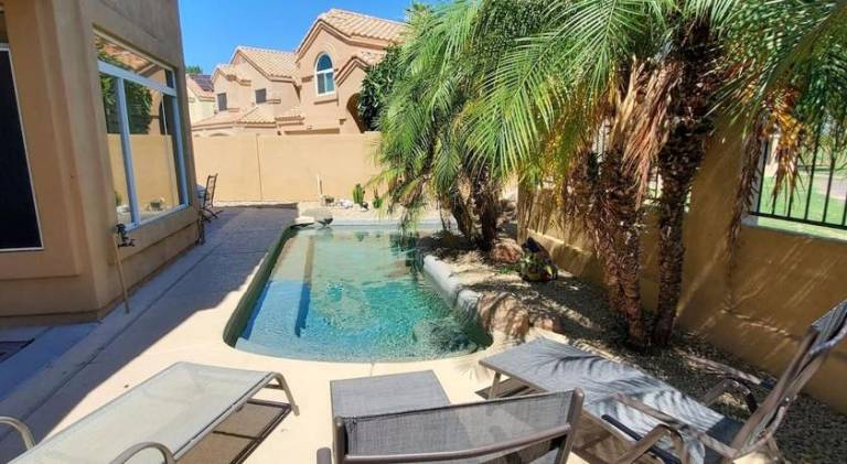 House with yard, barbecue & private pool — photo 4