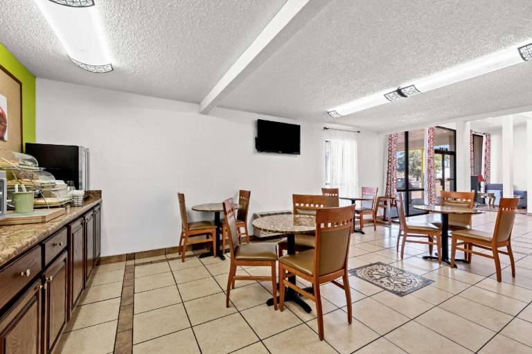 Quality Inn Plainview — photo 5