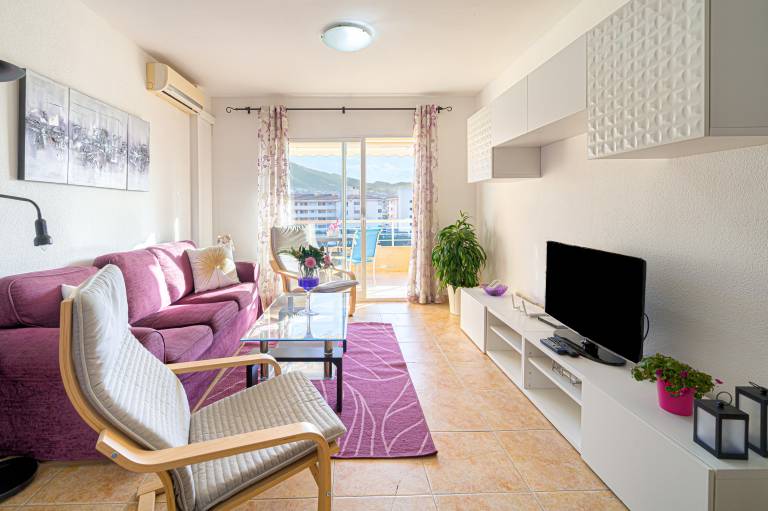 Fully equipped beautiful holiday apartment with pool, garden & fast internet | Mountain view | Dogs allowed in L'Alfas del Pi