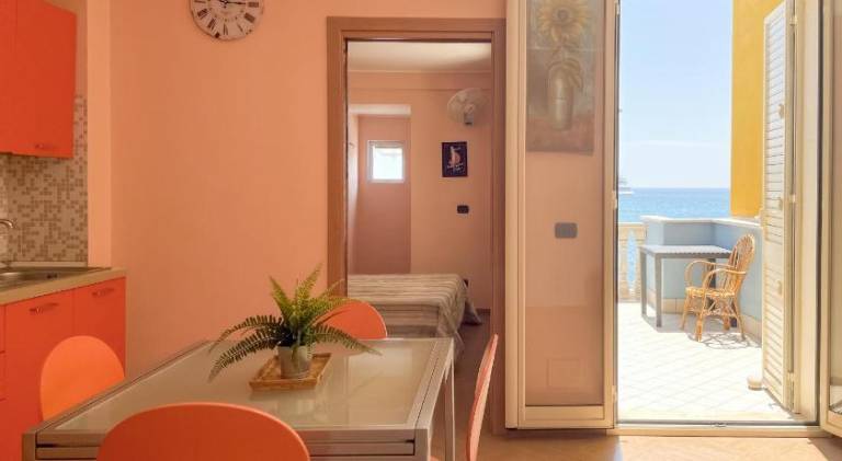 Holiday apartment with terrace — photo 4