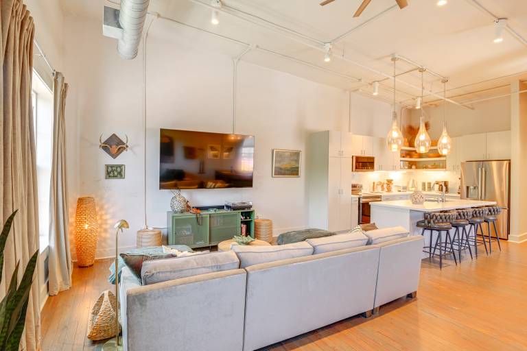 Walk to Vanderbilt: Eclectic Apt in Nashville — photo 2