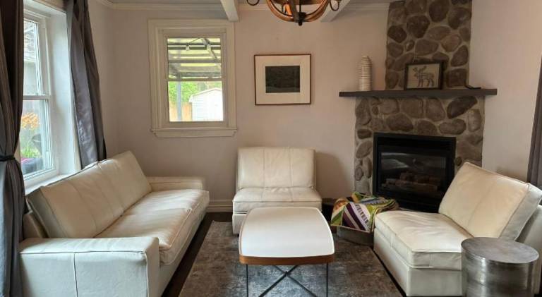 4 Bedroom Downtown Gem, Modern, Comfort, Fireplace, Huge Backyard, Steps to Lake and Broadwalk in Temiskaming Shores, ON