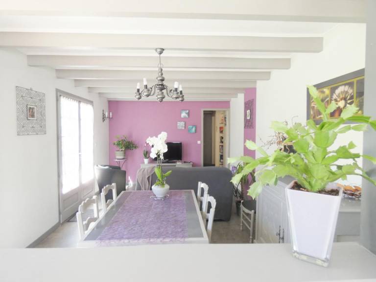 Gite with barbecue, terrace & yard — photo 5