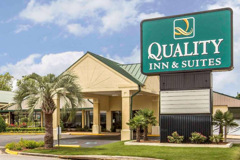 Quality Inn & Suites near Lake Eufaula in Eufaula, AL