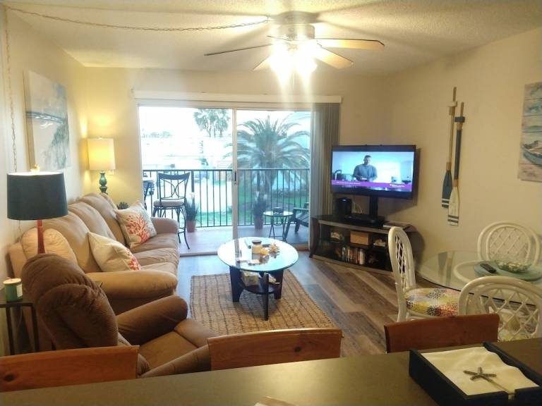 Condo Crescent Beach