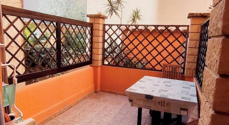 Rental apartment with patio in Menton