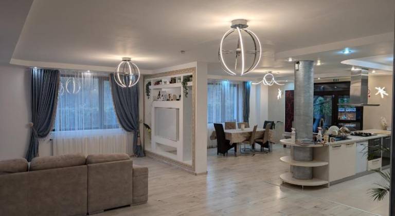 Wonderful lodge with BBQ, patio & jacuzzi | Pets allowed — photo 4