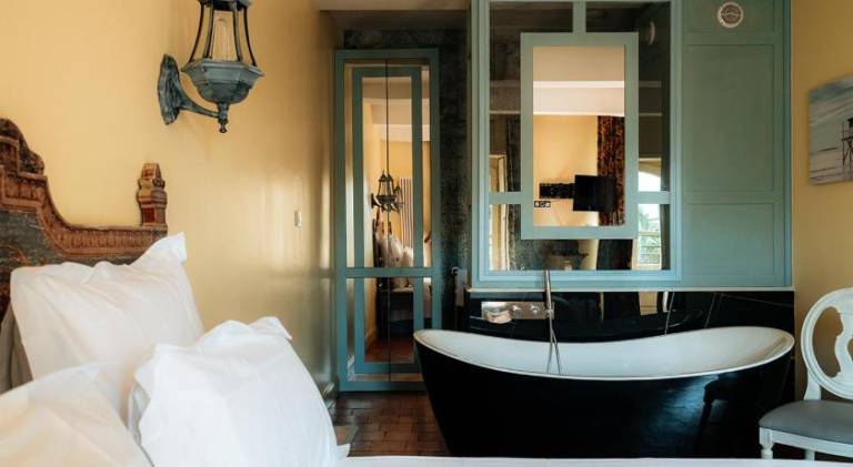 Mes a Moi in Pezenas - Appartements de charme - Baignoire Balneo — photo 2