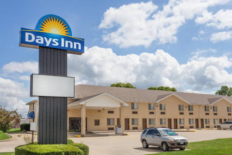 Days Inn & Suites by Wyndham Gonzales TX — photo 3