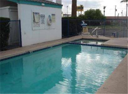 Colonade Motel Suites — photo 3