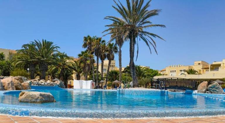 Holiday apartment with pool in Roquetas de Mar