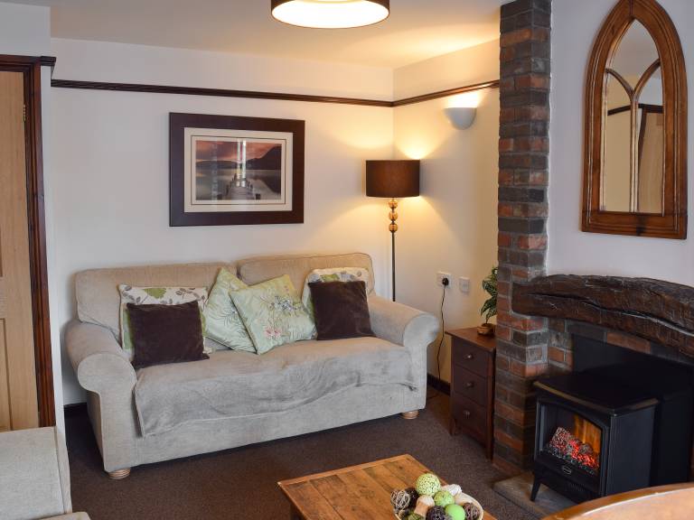 Family-oriented lovely cottage with yard | Dogs allowed — photo 3