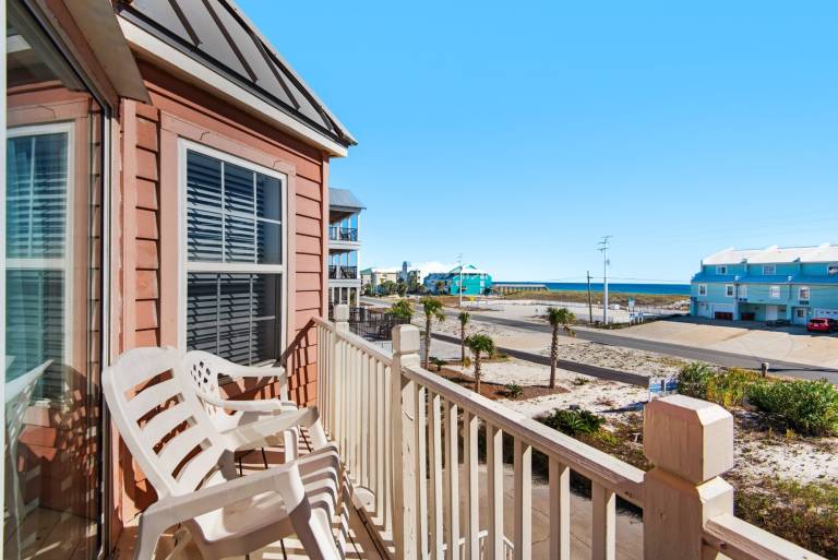 Fully equipped beautiful vacation home with barbeque | Close to the beach | Dogs allowed in Pensacola, FL