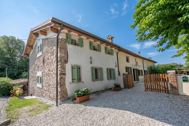 Family-friendly house with garden | Dogs allowed in Lazise