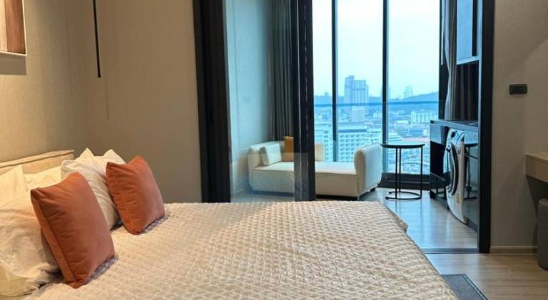 Serviced apartment with yard, jacuzzi & terrace — photo 2