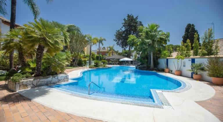Apartment with terrace, garden & private pool | Perfect for remote work — photo 3