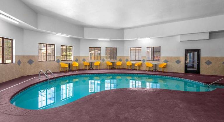 La Quinta Inn & Suites by Wyndham Woodward — photo 4