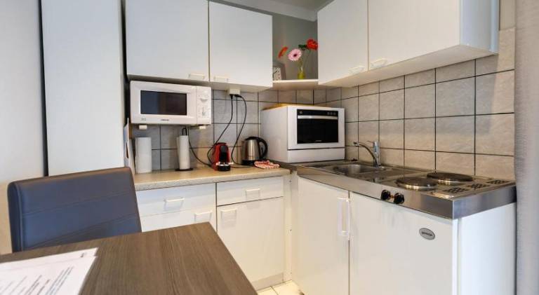 Holiday apartment with sauna, garden & private pool | Suitable for remote work | Pet-friendly — photo 5
