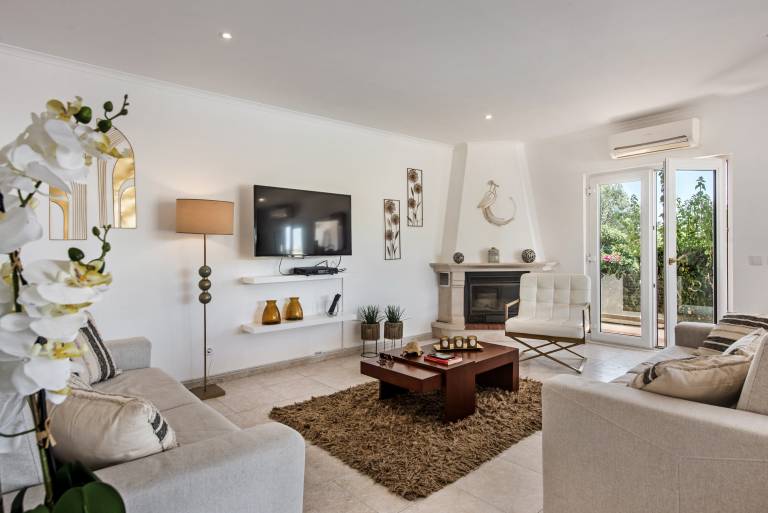 Family-friendly vacation home with patio, private pool & yard | Garden view | Good for workation | Dogs allowed — photo 5