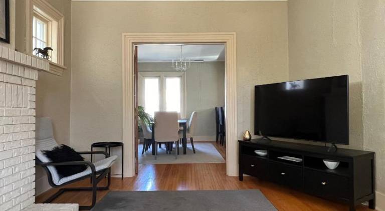 Homestay in cozy River Heights home — photo 2