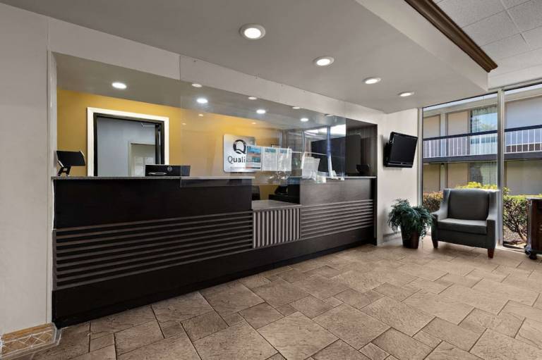 Quality Inn Wayne Fairfield Area