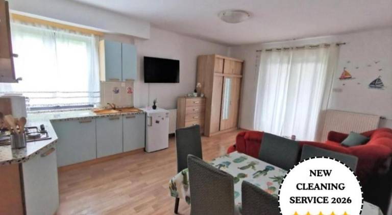 Apartment with 2 rooms for 6 persons in Novigrad