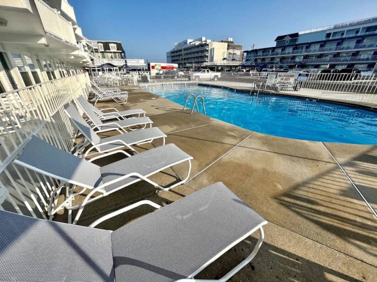 Condo  Shawcrest