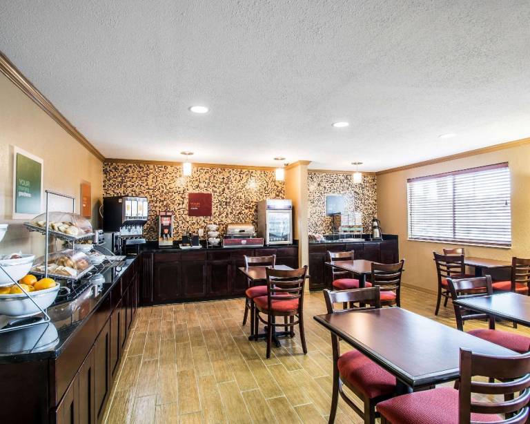 Quality Inn Plant City - Lakeland — photo 5