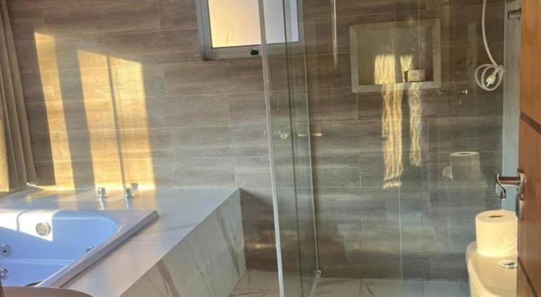 Lovely lodge with hot tub & terrace | Dogs allowed — photo 2