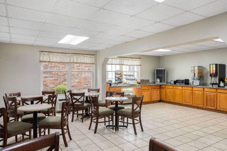 Days Inn by Wyndham Madisonville — photo 5