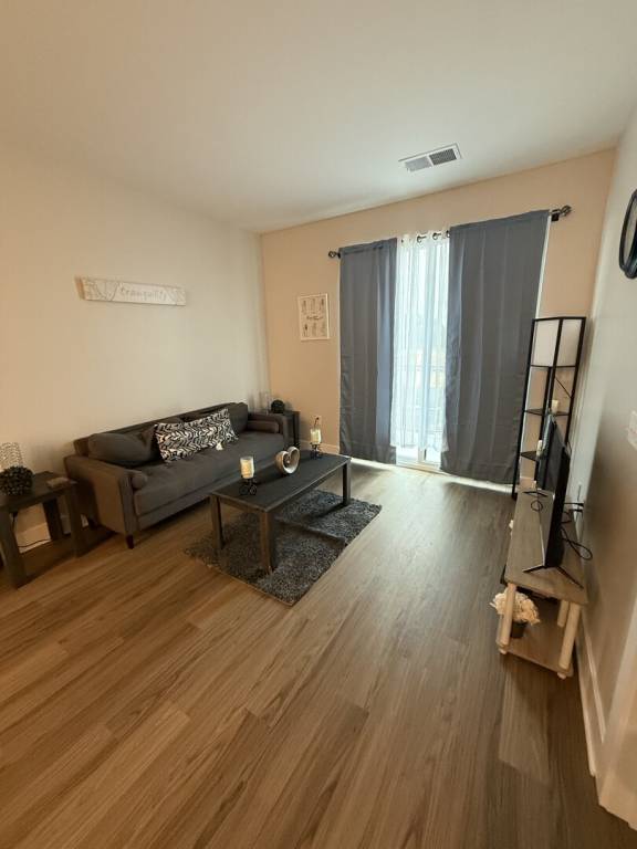 Apartment with pool — photo 2