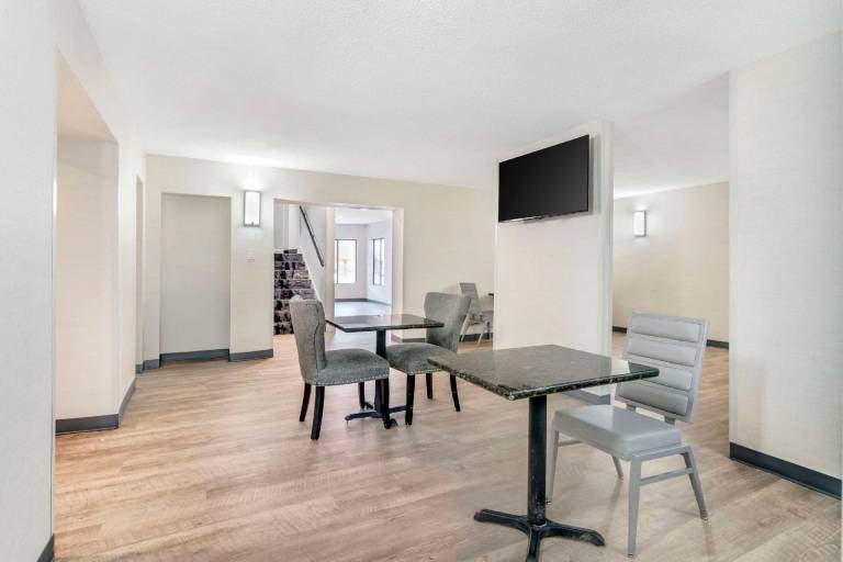 Comfort Inn Kansas City Midtown — photo 4