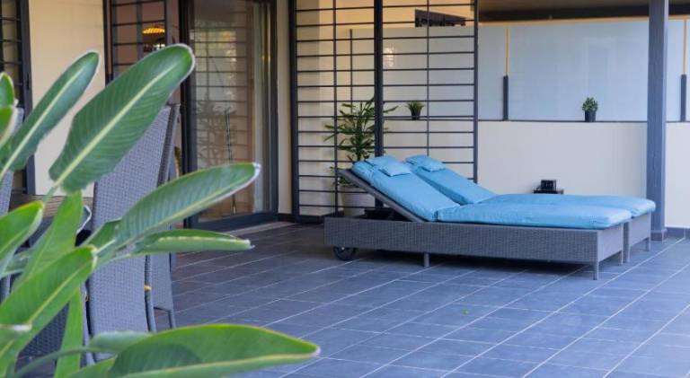 Luxury 2BR Apartment near Marbella & Puerto Banus Pool, Padel, Parking — photo 3