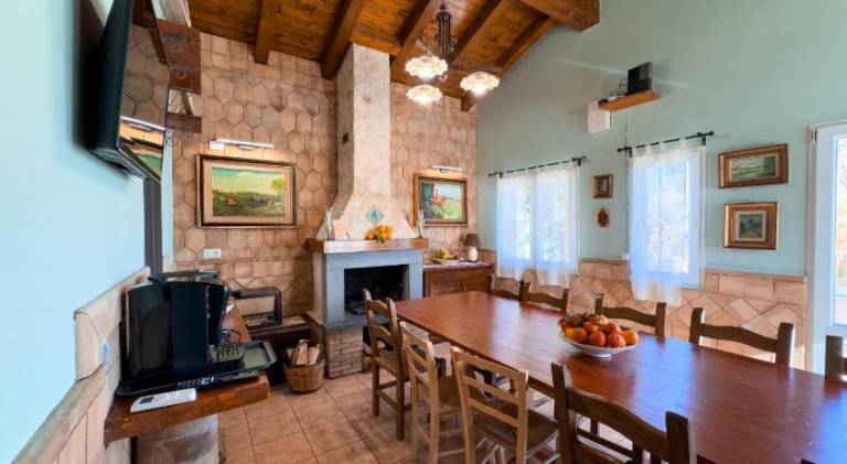Nice villa with jacuzzi & pool | Pets are welcome — photo 4